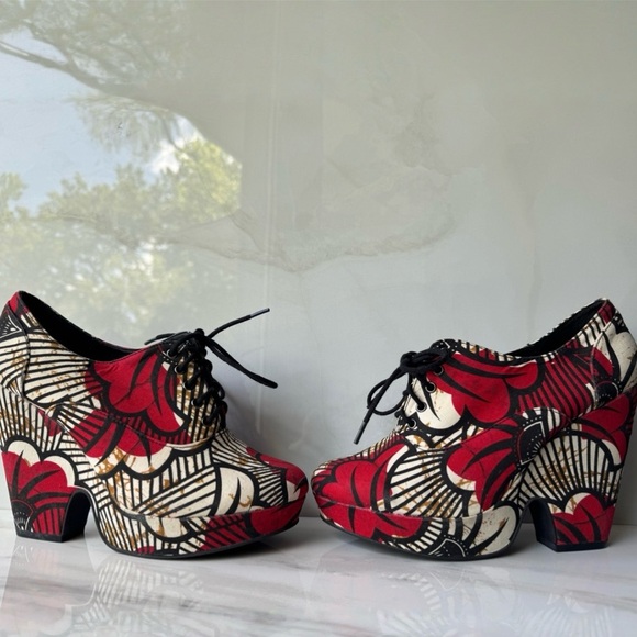 Abstract Floral Motif Block Geo Heel NWT - Picture 15 of 15